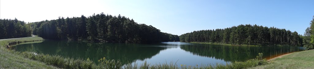 Essinton Lake panorama, Перри