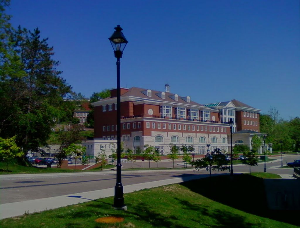 Ohio University Baker Center, Плайнс