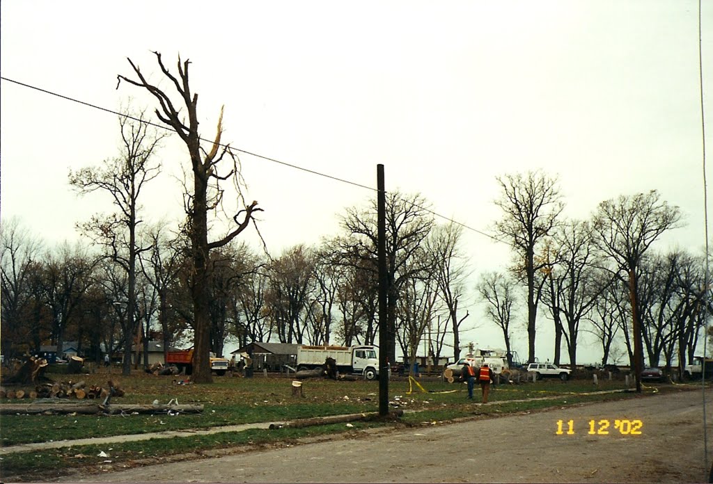 november 2002 tornado damage lakeview park, Порт-Клинтон
