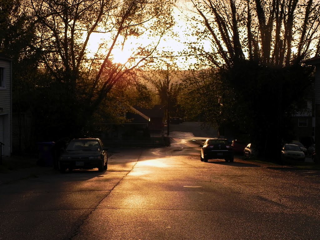 Sunset on Kent Street in Portsmouth, Ohio, Портсмоут