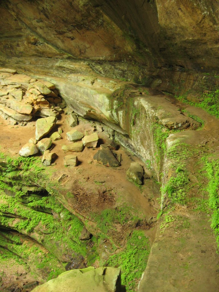 Recess Cave at Cantwell Cliffs, Рарден