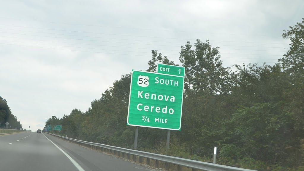 Approaching the Kenova/Ceredo Exit on Interstate 64, Eastbound, Саут-Пойнт
