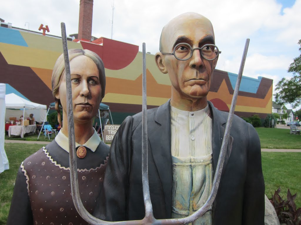 American Gothic in the round, Трои