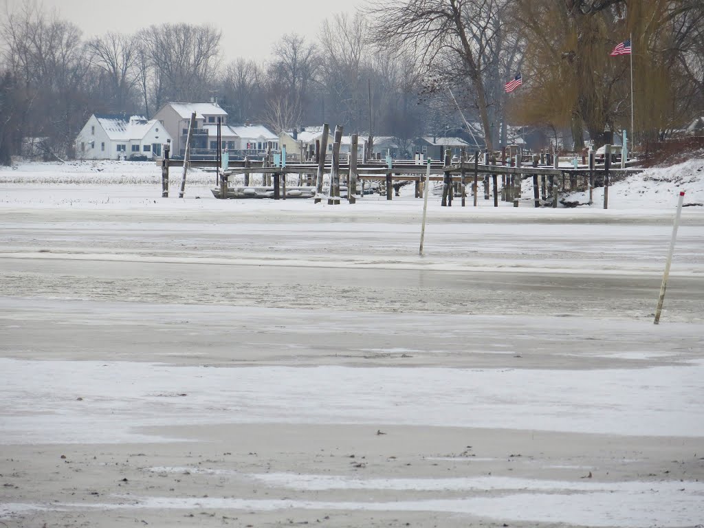 Frozen North Maumee Bay viewed from the public boat launch, Харбор-Вью