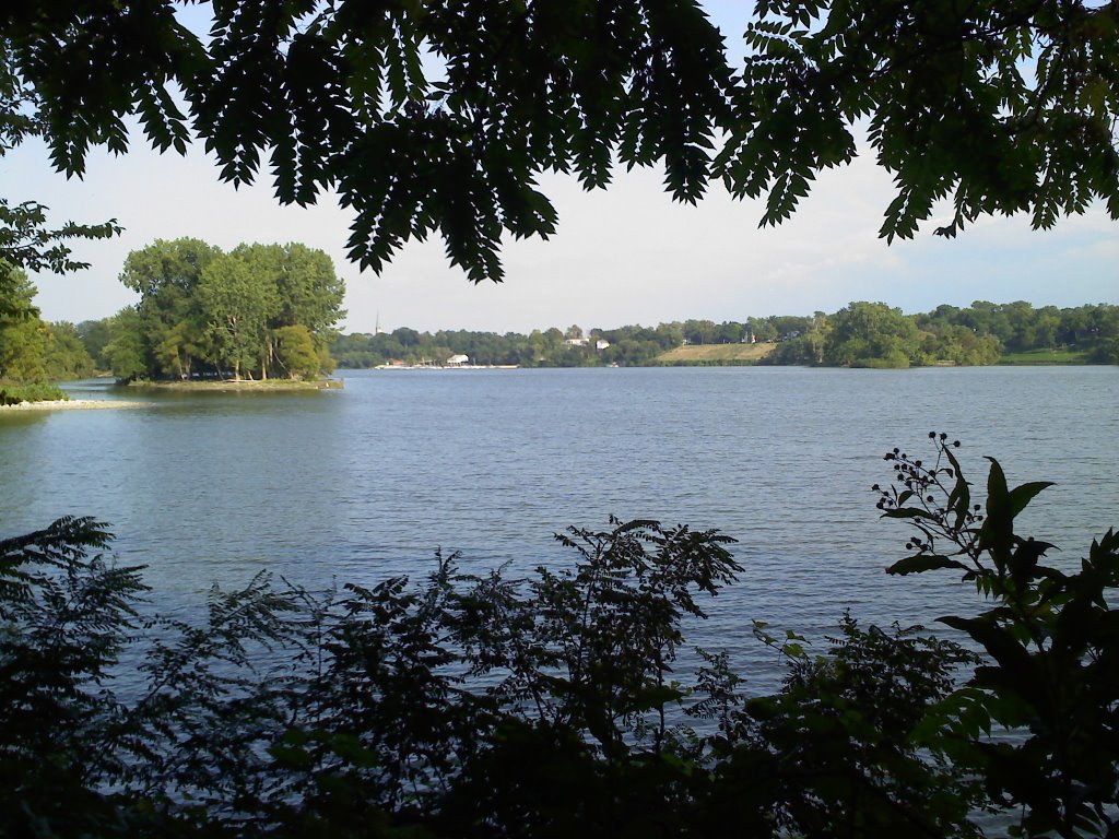 Maumee River, Maumee, Ohio (near Audubon Preserve), Холланд