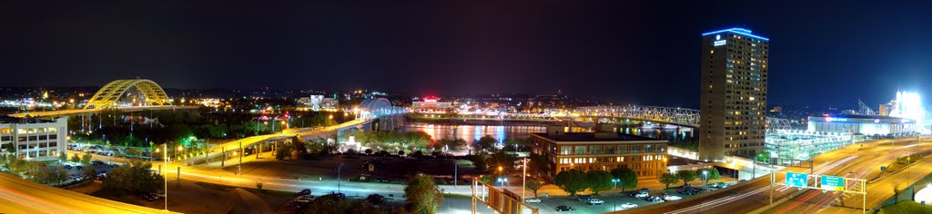 DSC05015 Panoramic SW view of Cincinnati at Night, Цинциннати