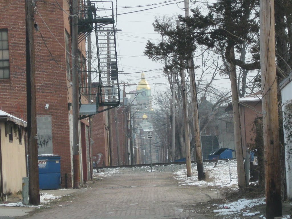 Courthouse Dome down alley, Чесапик