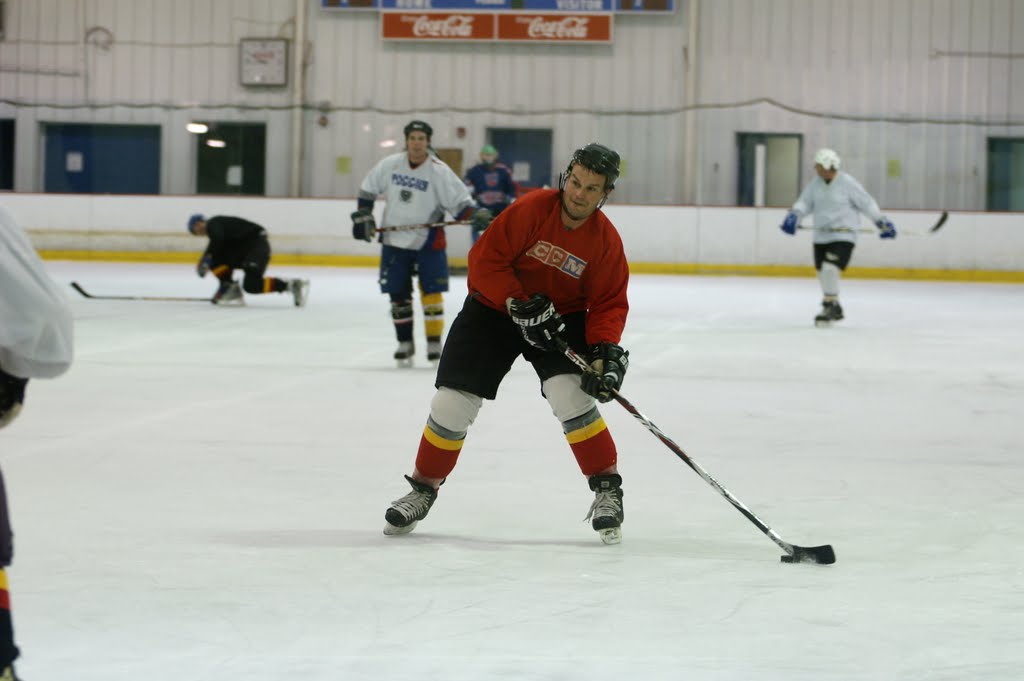 Adult Hockey Game at Northland, Эвендейл