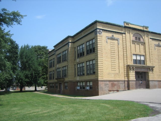 McKinley School July 2011, Элирия