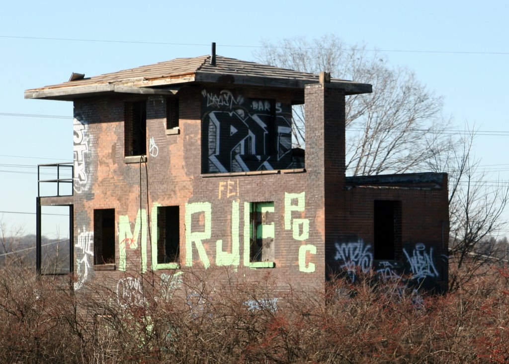 Abandoned Railroad Building (I-75, St. Bernard), Элмвуд-Плейс