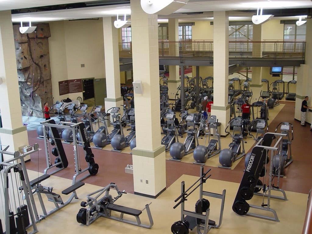 YSU Andrews Student Recreation and Wellness Center - Weights and Cardio, Юнгстаун