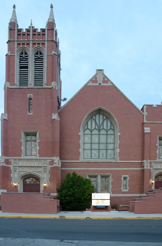 First Baptist, Варр-Акрес