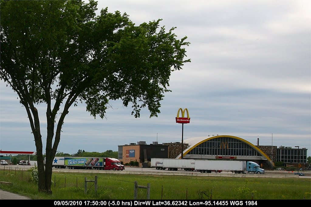 Route 66 - Oklahoma - Vinita - Claimed Largest Mac Donald in the World, Винита