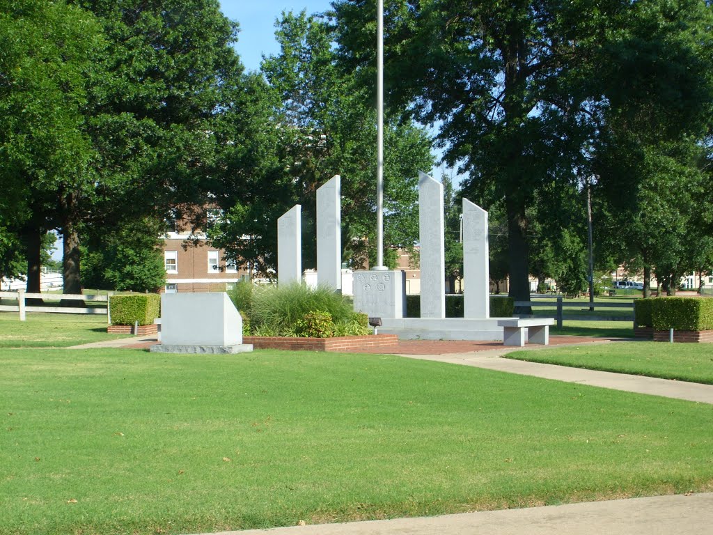 Craig County War Memorial, Винита