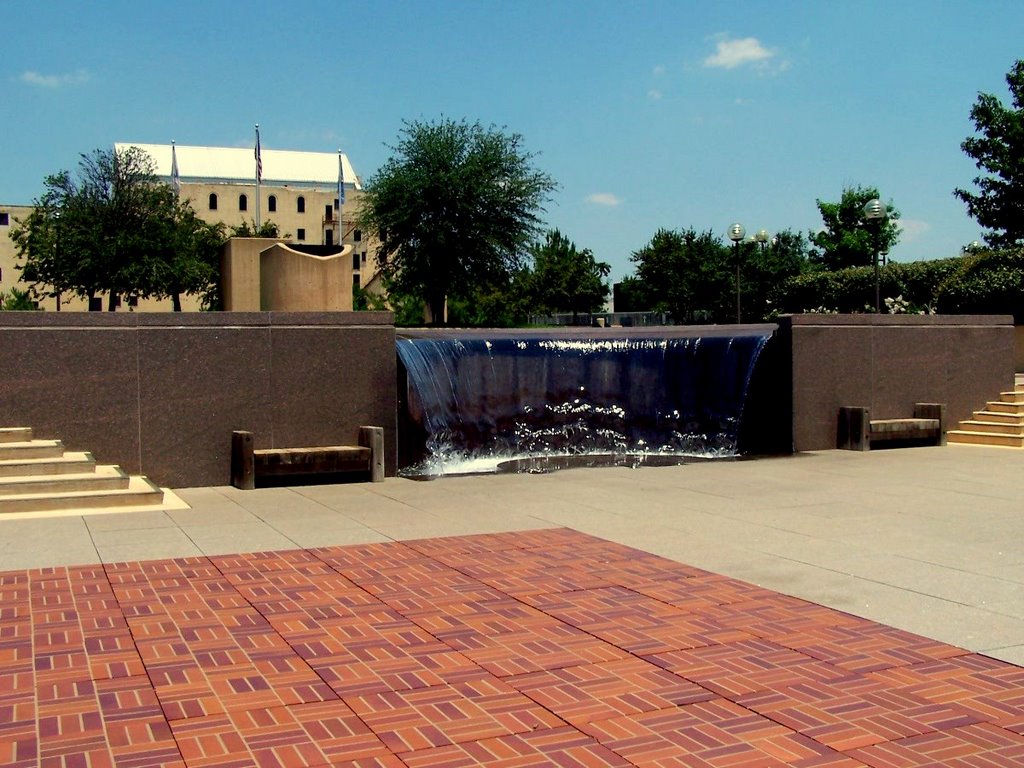 Oklahoma City National Memorial Fountain, Лаутон