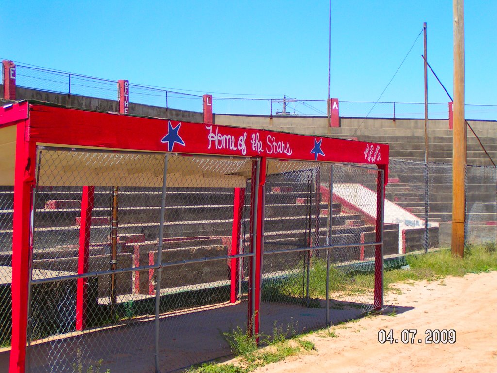 Andrews Field, Моффетт