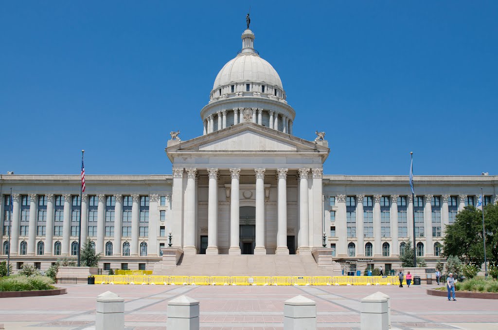 Oklahoma State Capitol, Николс-Хиллс