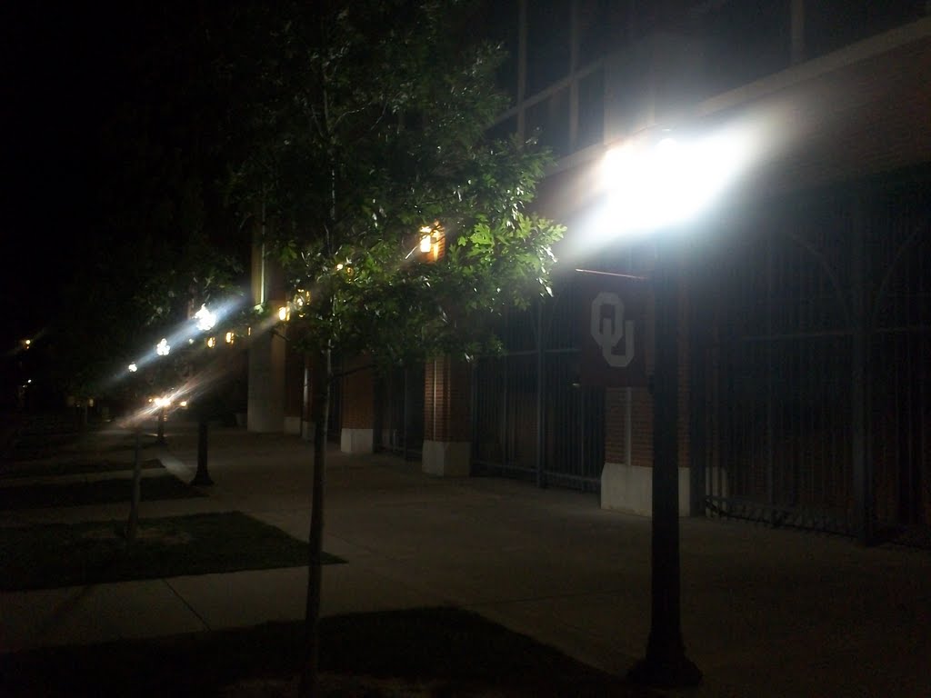 East side of Memorial Stadium next to Heisman Park at night-weird exposure, Норман