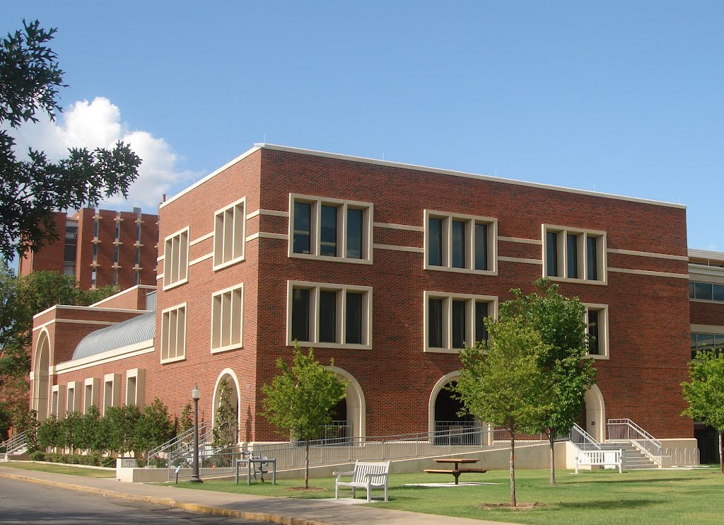 Norman, OK USA - University of Oklahoma - Gould Hall, Норман