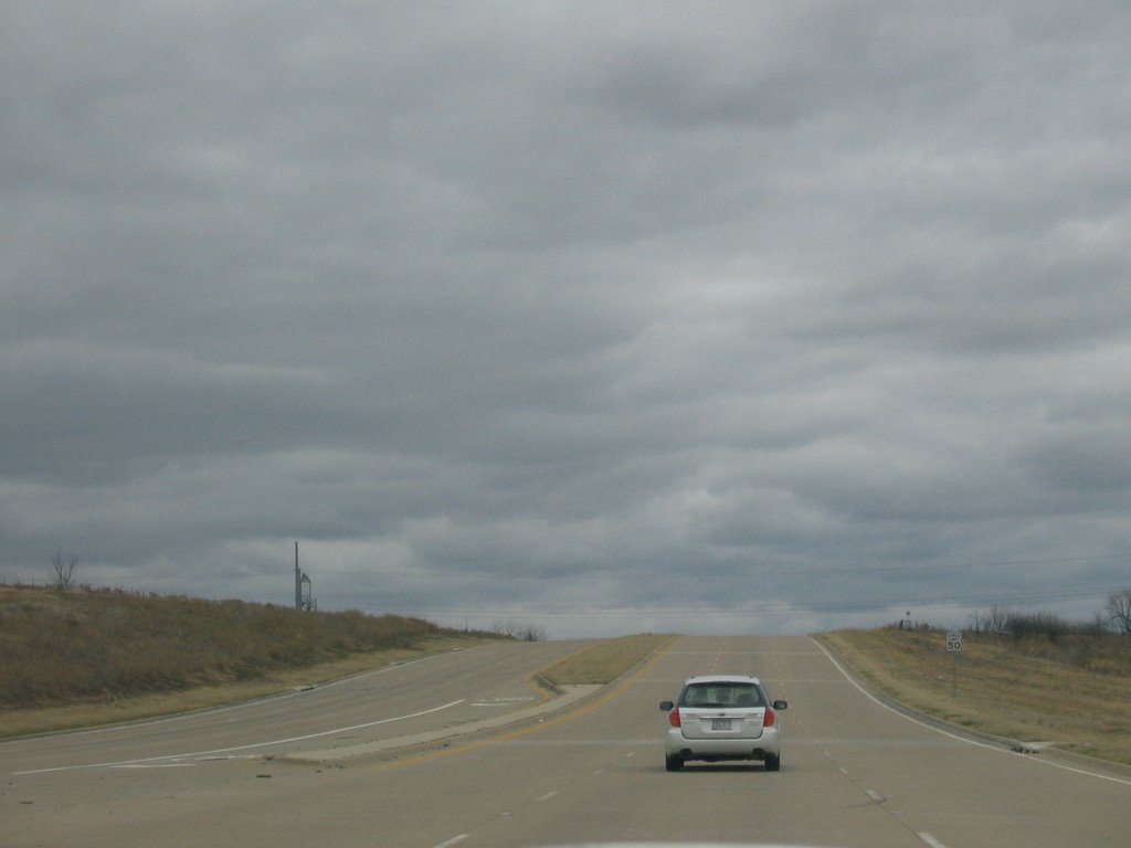 North Josey Lane towards TX-121 in clouds, Олбани