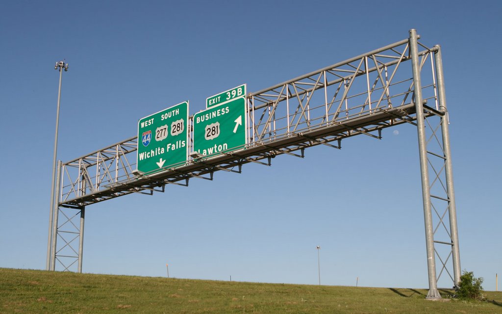 Big Green Sign - I-44 & Cache Rd., Форт-Силл