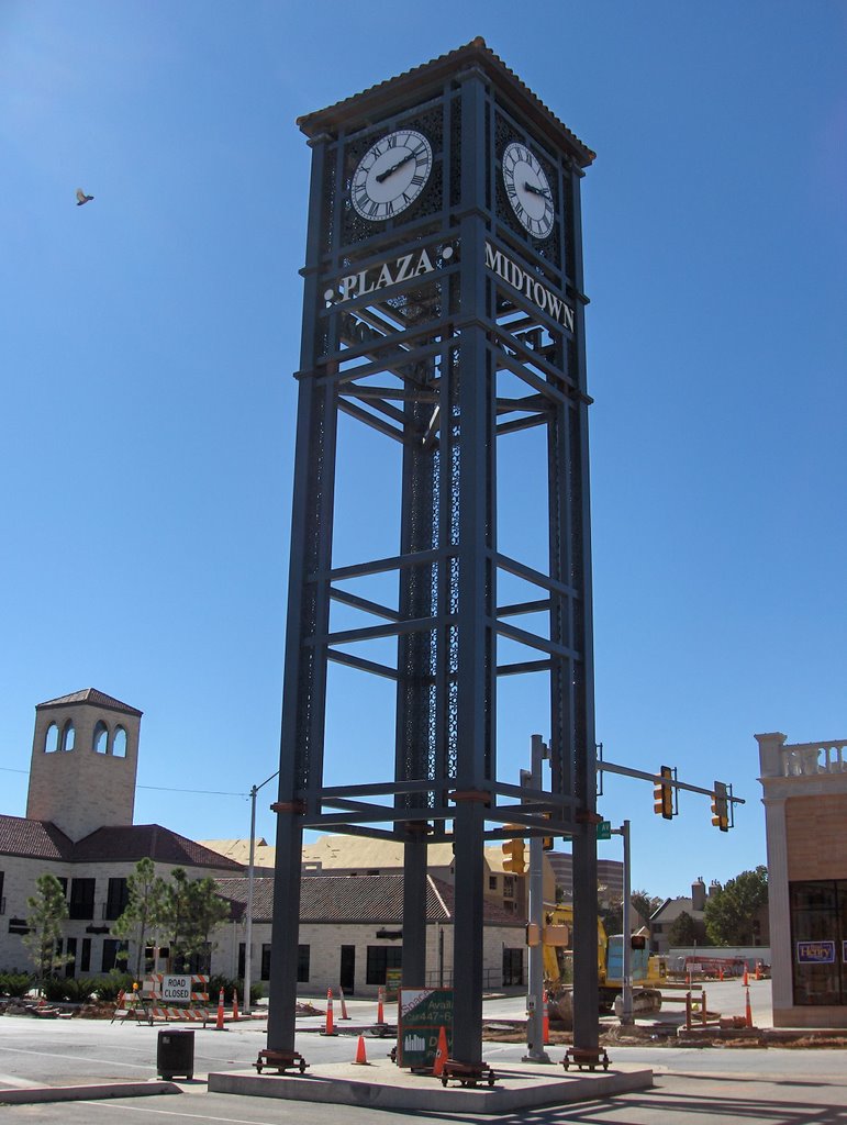 Midtown Plaza Clock Tower, Шавни