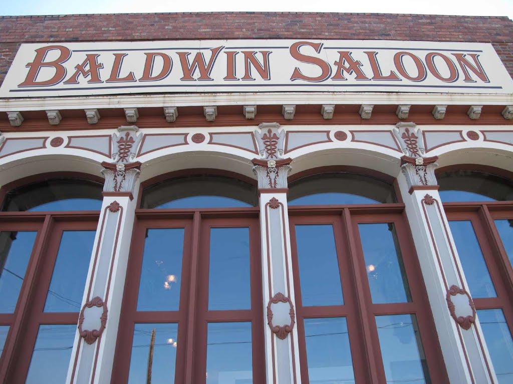 The iron facade of the historic Baldwin Saloon---bring a magnet!, Даллес