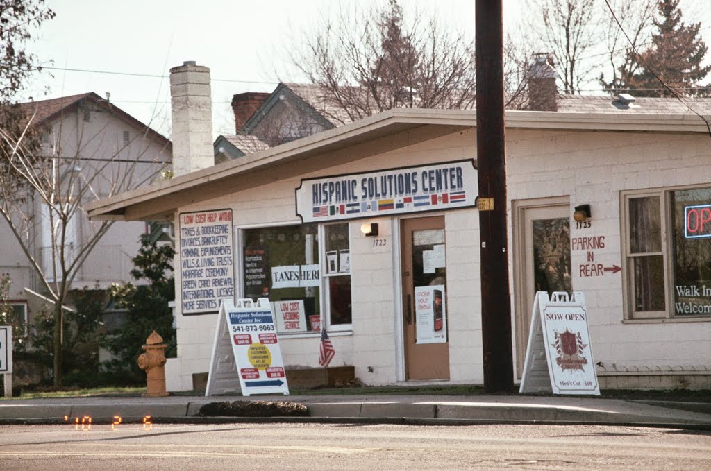 Hispanic Solution Center -/- 1723 West Main, Medford, Oregon, Медфорд