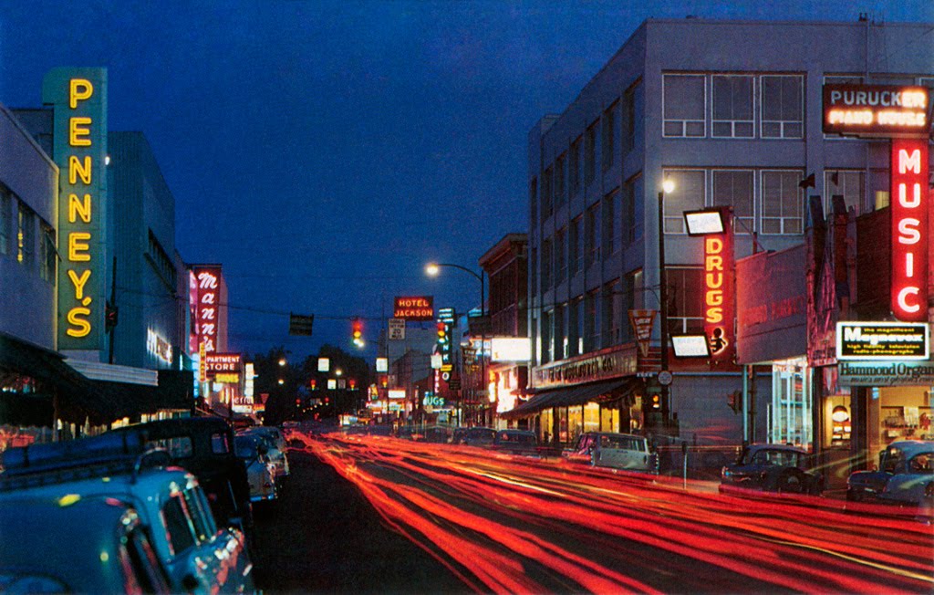 Looking south on Central Street in Medford, Oregon, Медфорд