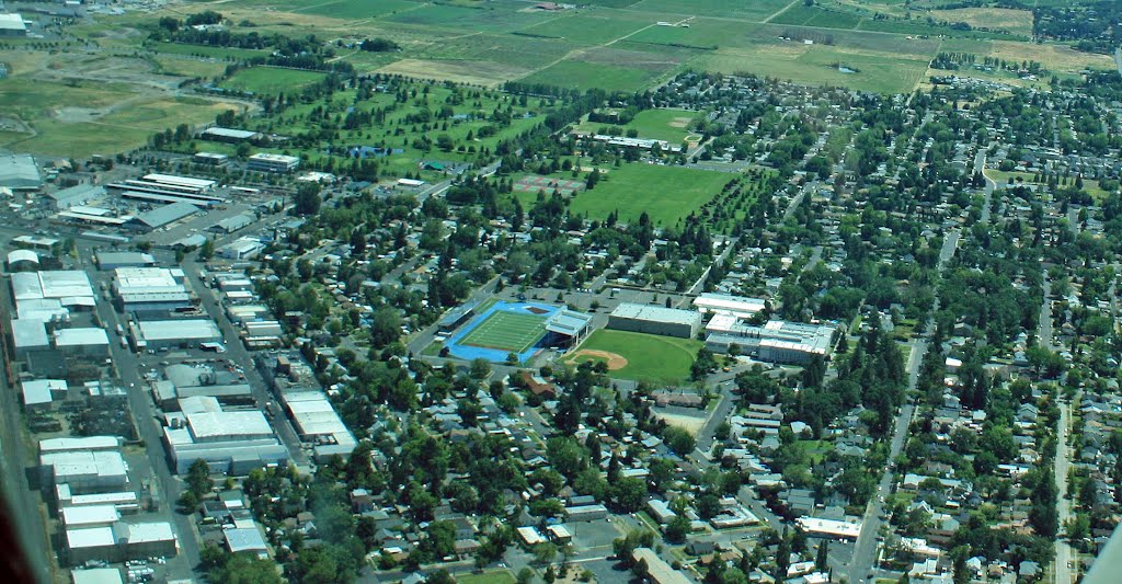 Southwest Medford from 3000 feet, Медфорд