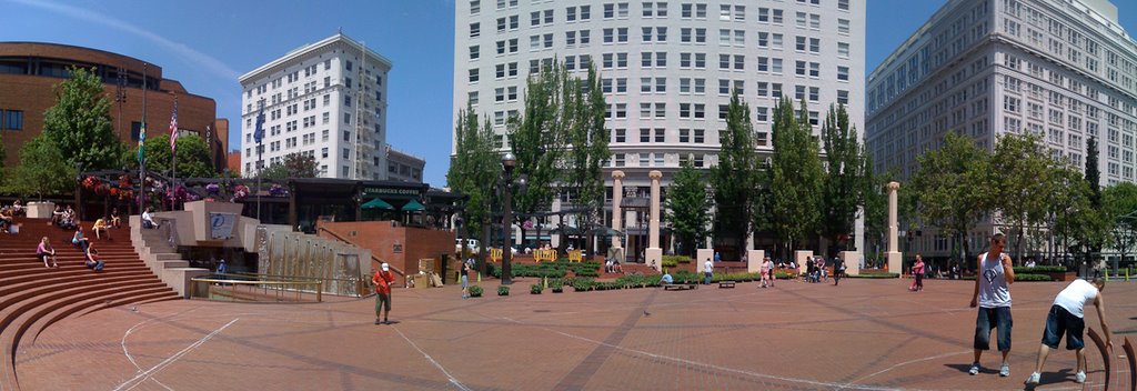 Pioneer Courthouse Square by iPhone, Портланд