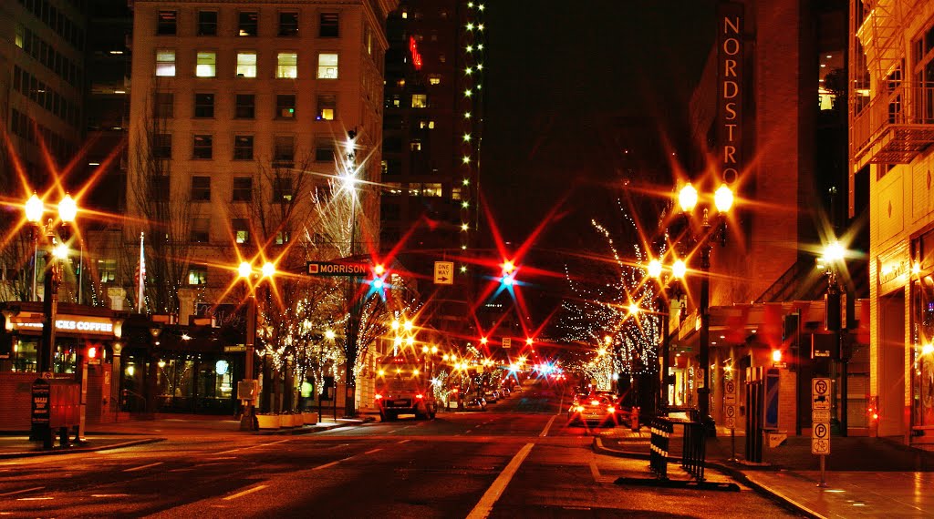 Broadways  Night Lights, Портланд