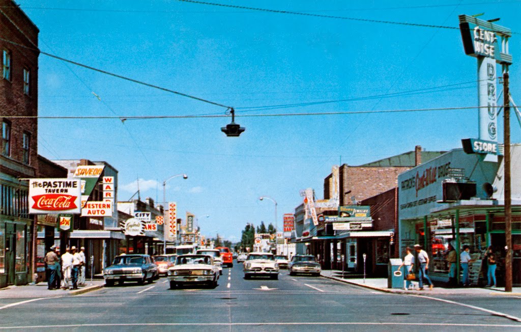 SW 6th Street in Redmond, Oregon, Редмонд