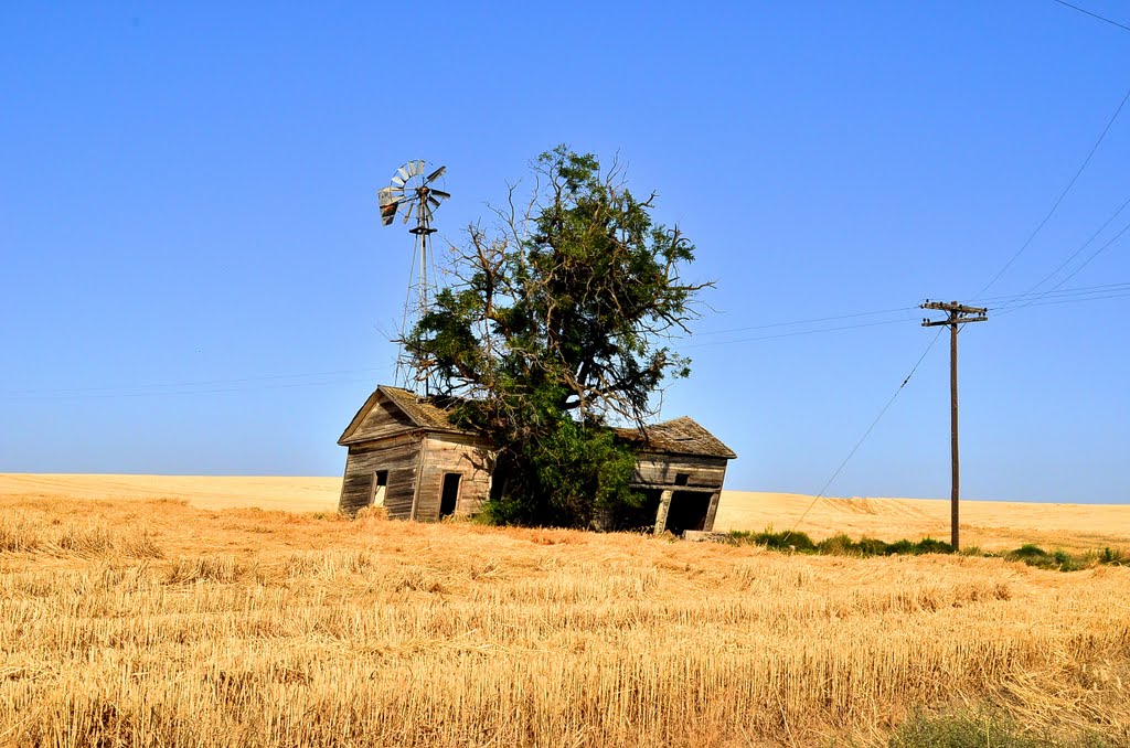 You can see why this barn will never be blown over., Хеликс