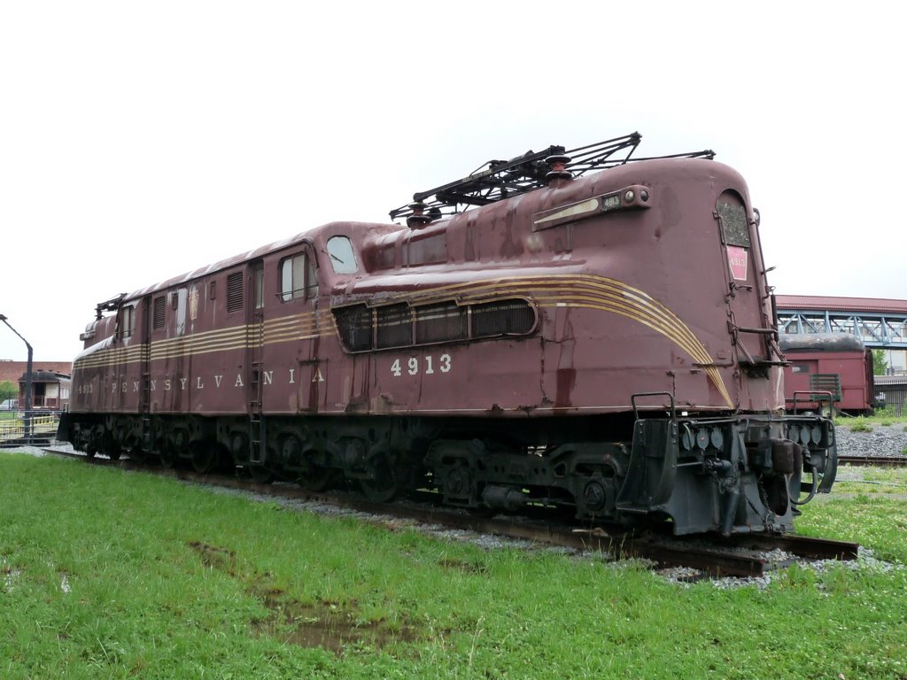 GG1 (Pennsy 4913) in the weather at Railroaders Memorial Museum, Алтуна