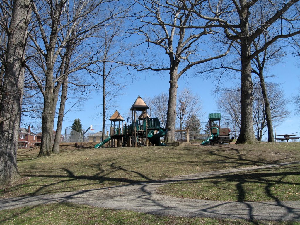 Phillips Park Playground, Carrick, Pittsburgh, PA, Брентвуд