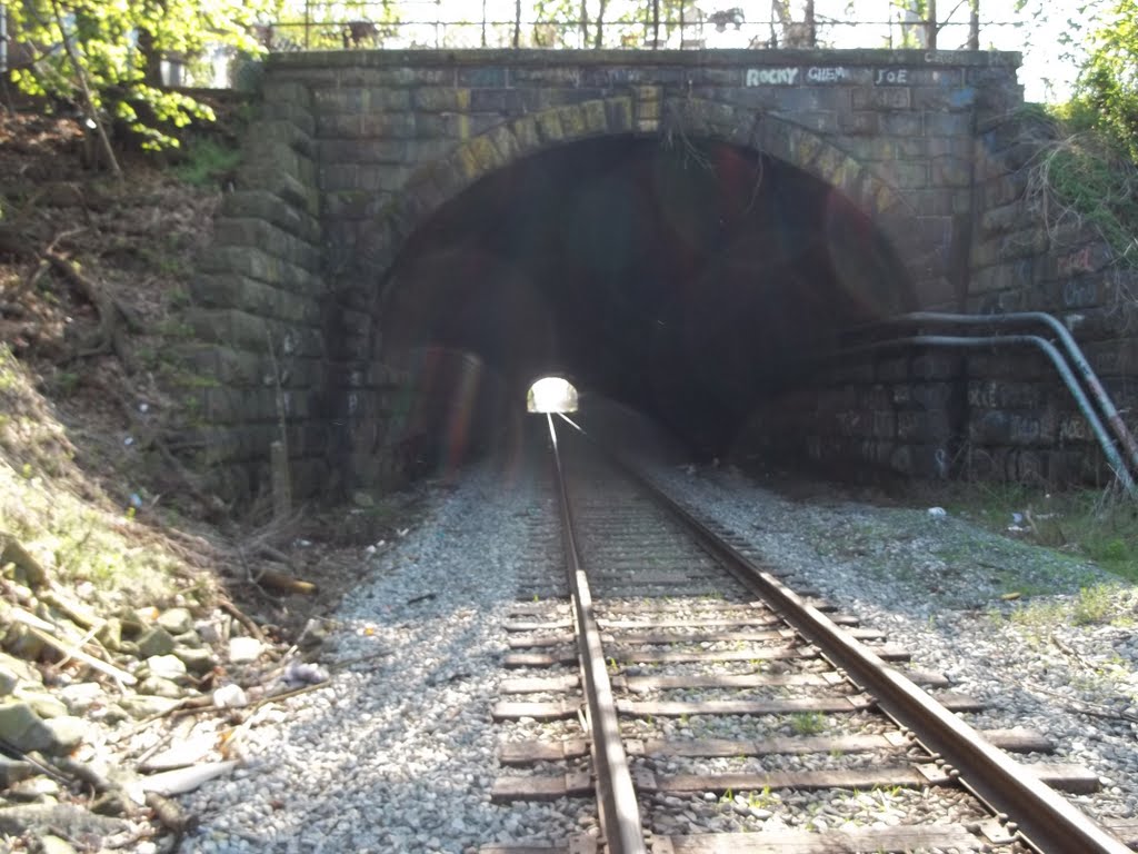 B&O train tunnel (east portal), Дарби