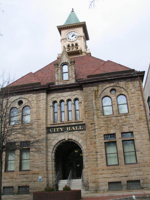 Johnstown City Hall note high water marks, Джонстаун