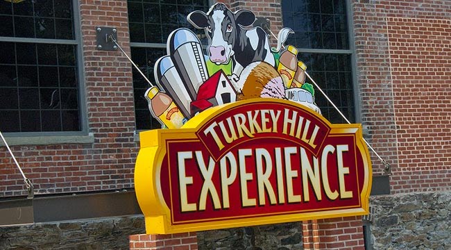 Outdoor sign of the Turkey Hill Experience, Ист-Проспект