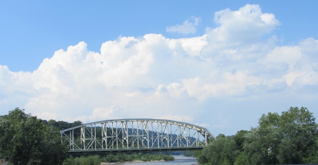 Rt 22 Bridge, Истон