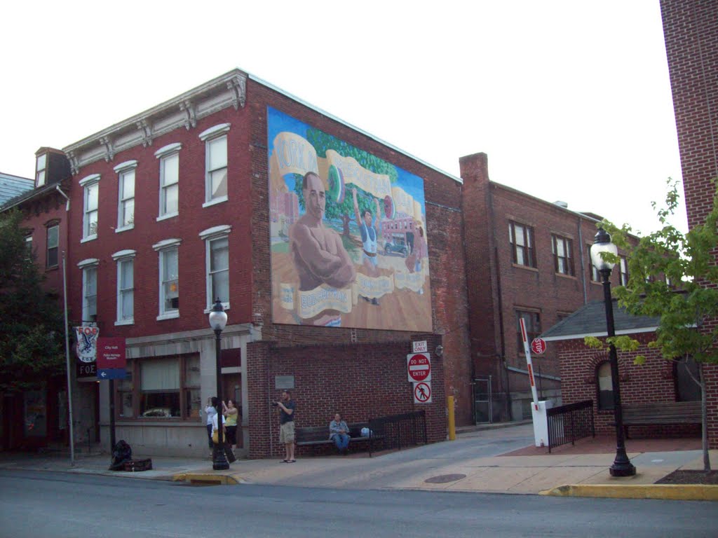 Mural by the Philadelphia St. parking garage, Йорк
