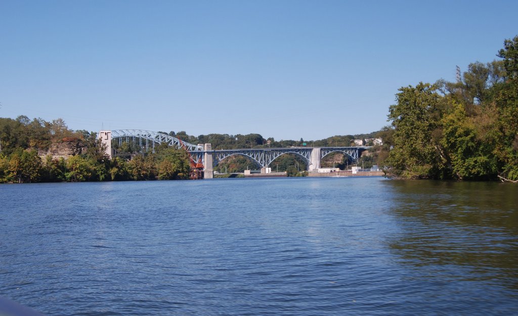 MMcKees Rocks Bridge from the back channel of the Ohio River behind Brunots Island., Мак-Кис-Рокс