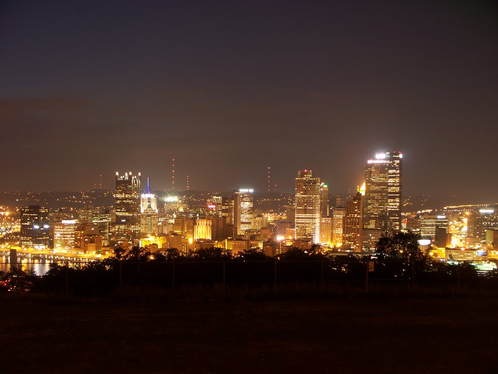 Bigbee Field with view of Pittsburgh, Маунт-Оливер