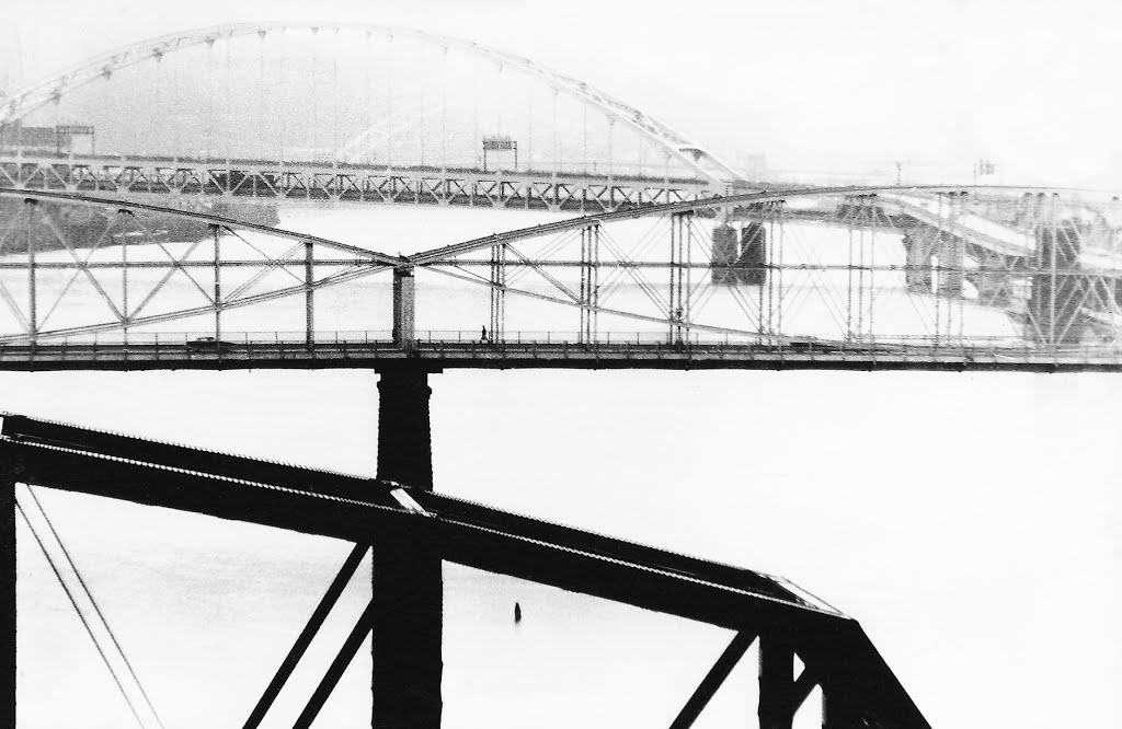 Pittsburgh Bridges from Liberty Bridge - Pittsburgh Pennsylvania, Маунт-Оливер