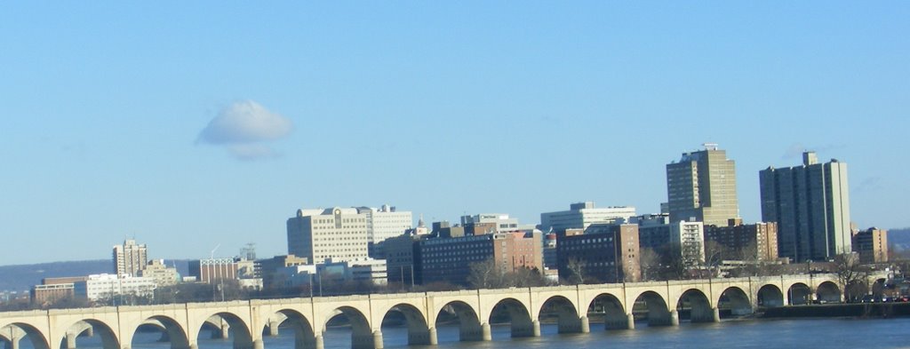 View of Downtown Harrisburg from John Harris bridge (I-83), Нью-Камберленд