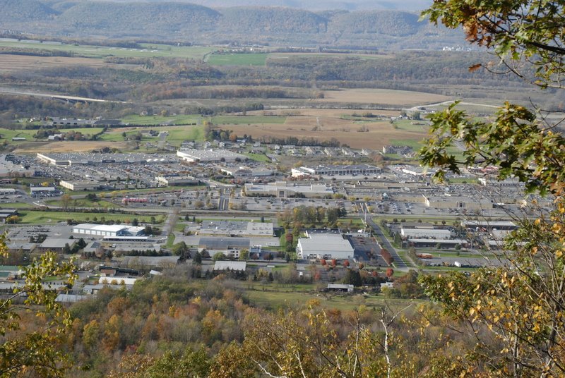 Hiking Nittany: Overlooking stores to the NE, Роузервилл