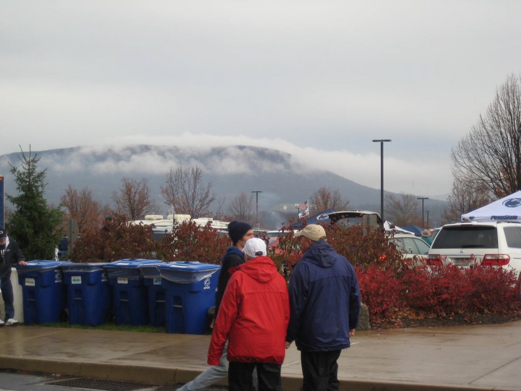 View of cloud-surrounded Mount Nittany, Стейт-Колледж