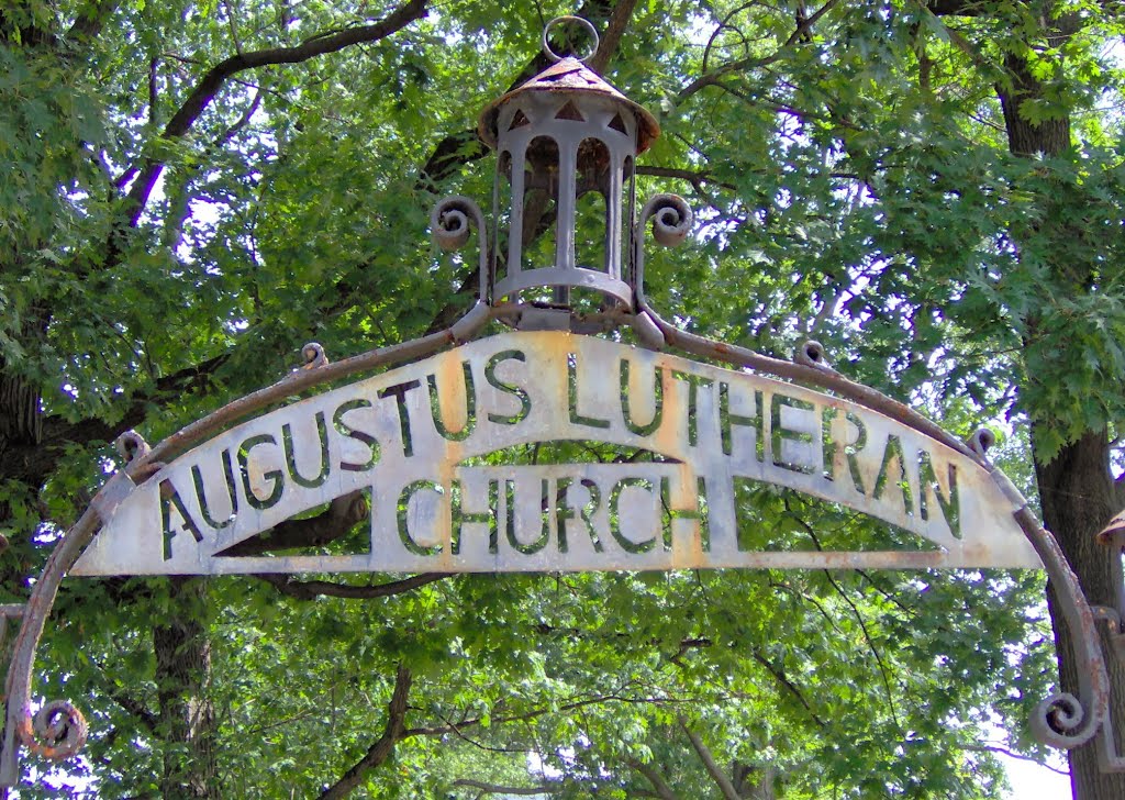 Augustus Lutheran Church, 717 W Main St, Trappe, PA 19426, Трапп