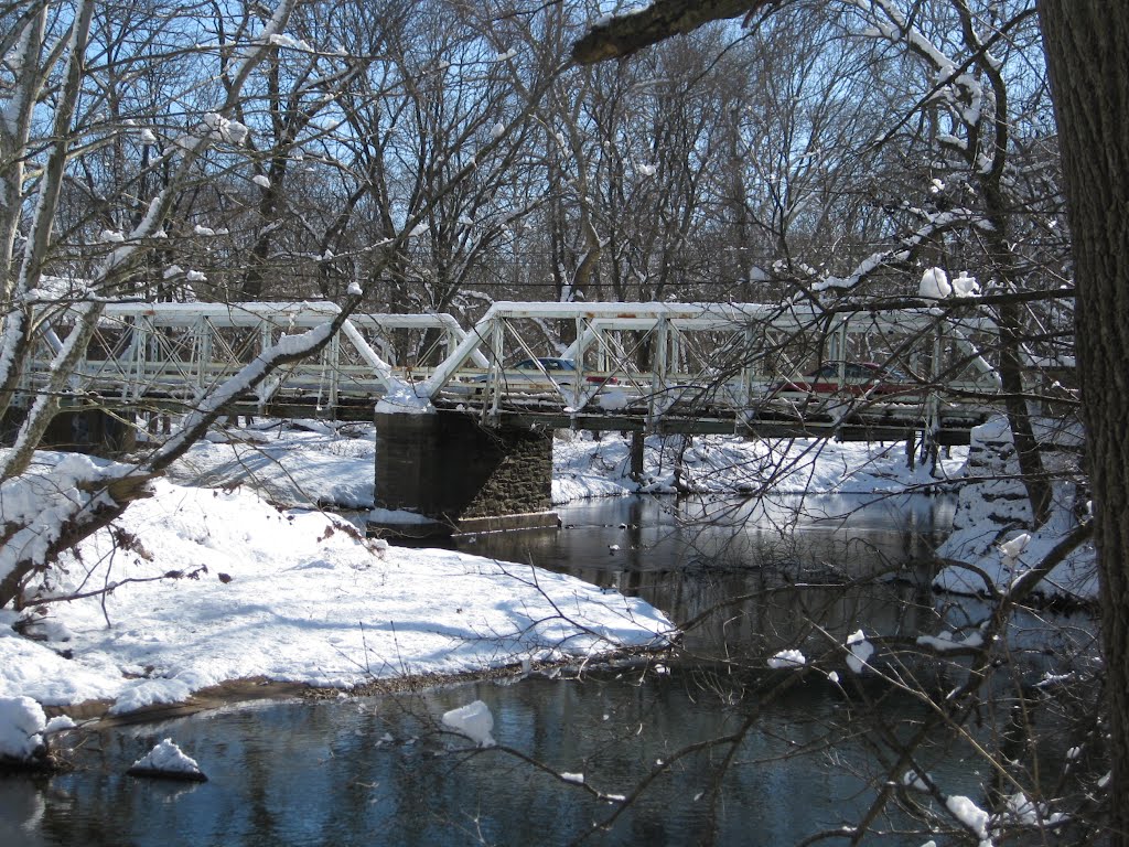 bridge across Wissahickon Creek, winter, Уайтмарш