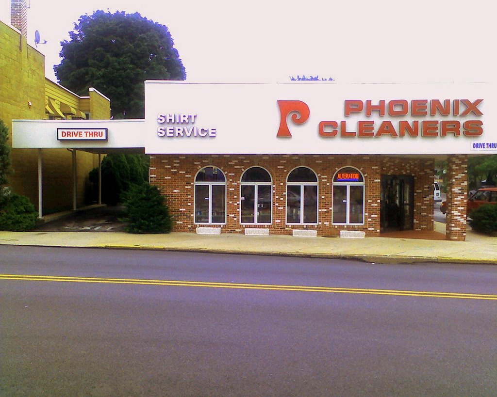 Phoenix Cleaners - 330 Bridge St, Финиксвилл